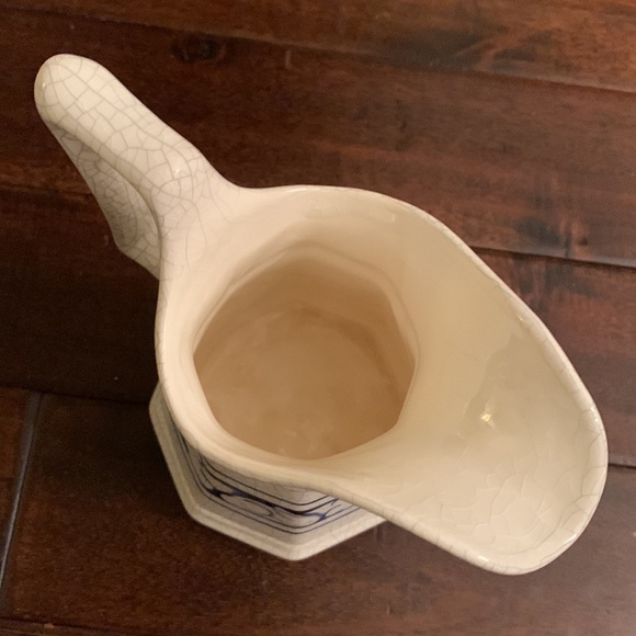 Vintage Dedham Blue and White Rabbit Crackle Pattern Pitcher with handle - Picture 4 of 7